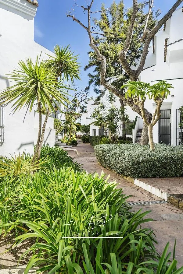Enjoy2Rent Fantastic Apartment, Lunamar Marbella Apartment